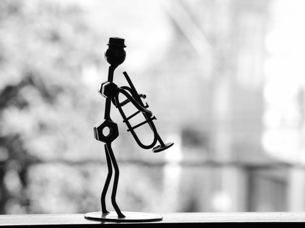 musician-trumpet-metal-snowman-39348-39348.jpg